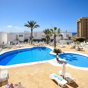 https://azahara-playa-2-studio.tenerifehoteles.net